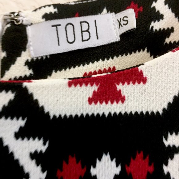 Tobi Geometric Red and Black Mini Dress - Picture 5 of 6